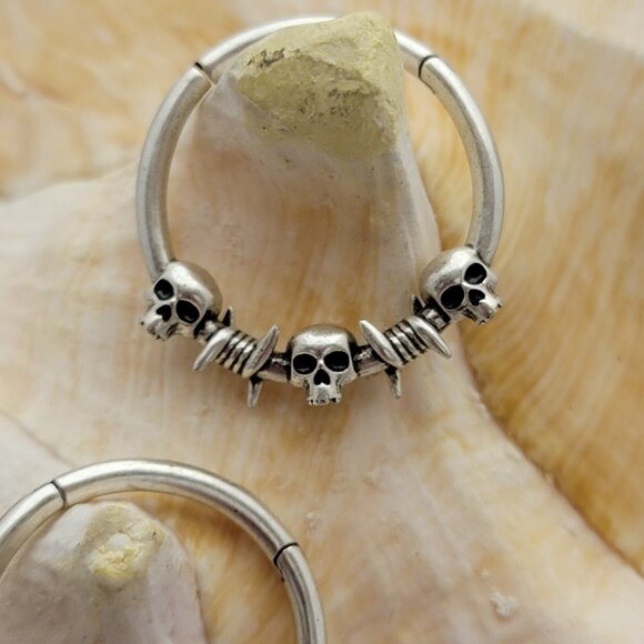 PAIR 12G Skulls barbed wire hoop earrings surgical steel - Halloween jewelry - Picture 2 of 4